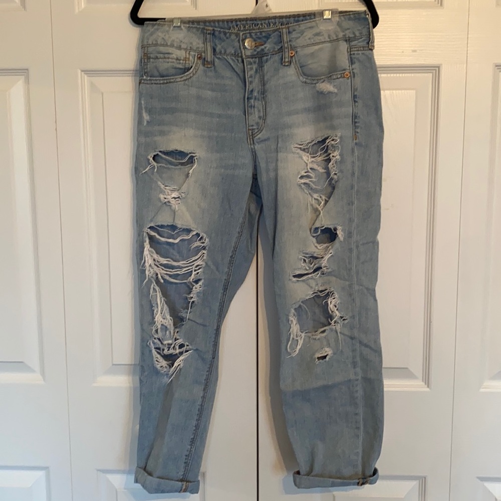 Ripped jeans boyfriend fit, Size 8 short, American Eagle